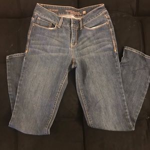 Faded Glory straight legged dark jeans 🥳